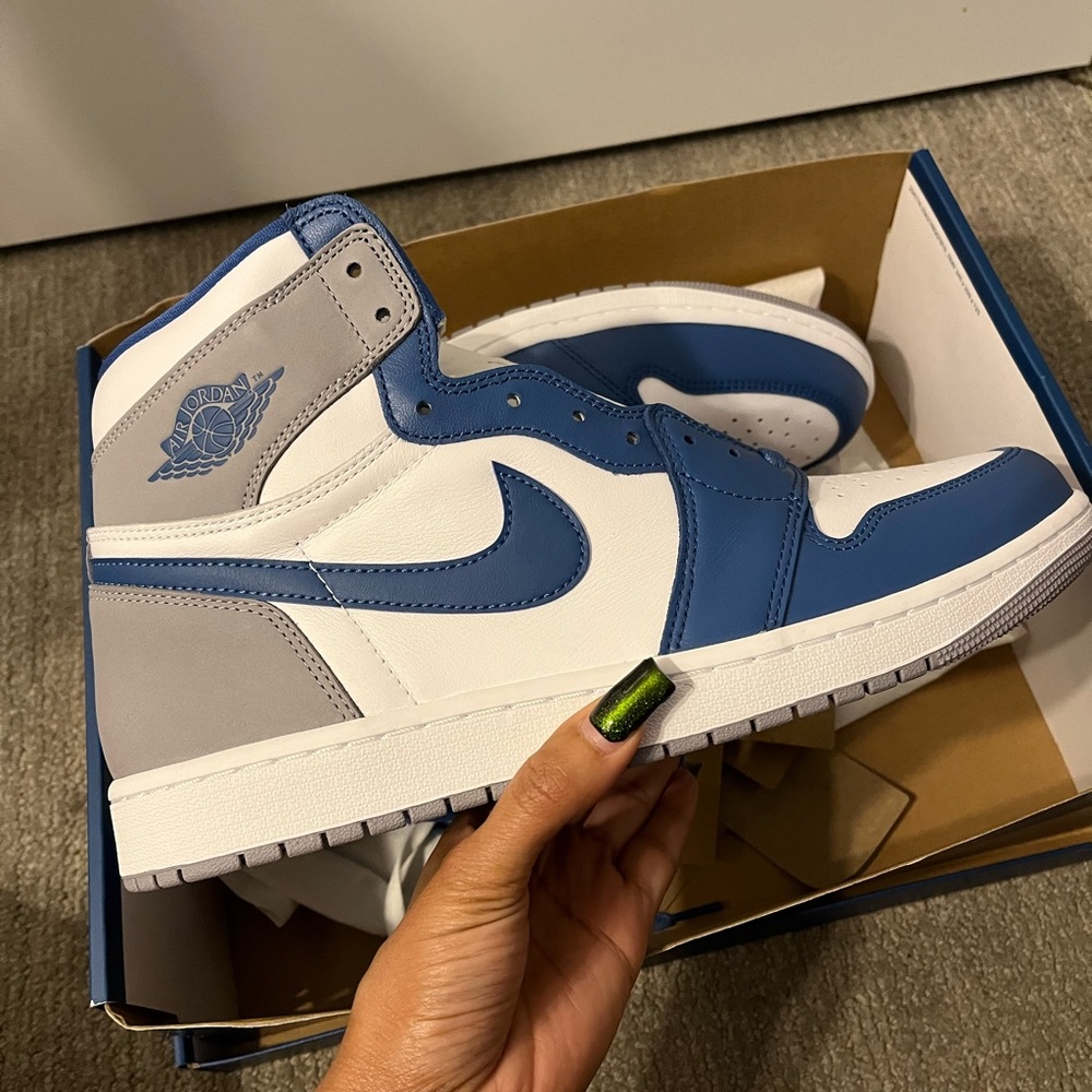 Air Jordan 1’s “True Blue”